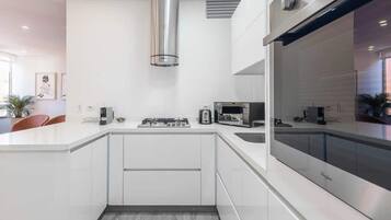 Fridge, microwave, oven, stovetop