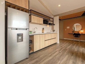 Fridge, microwave, oven, coffee/tea maker - NOK Chic 1 BR in Chapinero (Bogotá, D.C.)