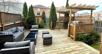 Luxurious Spacious Dream Home with Parking!