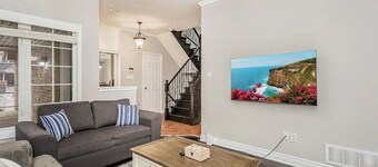 Luxurious Spacious Dream Home with Parking!