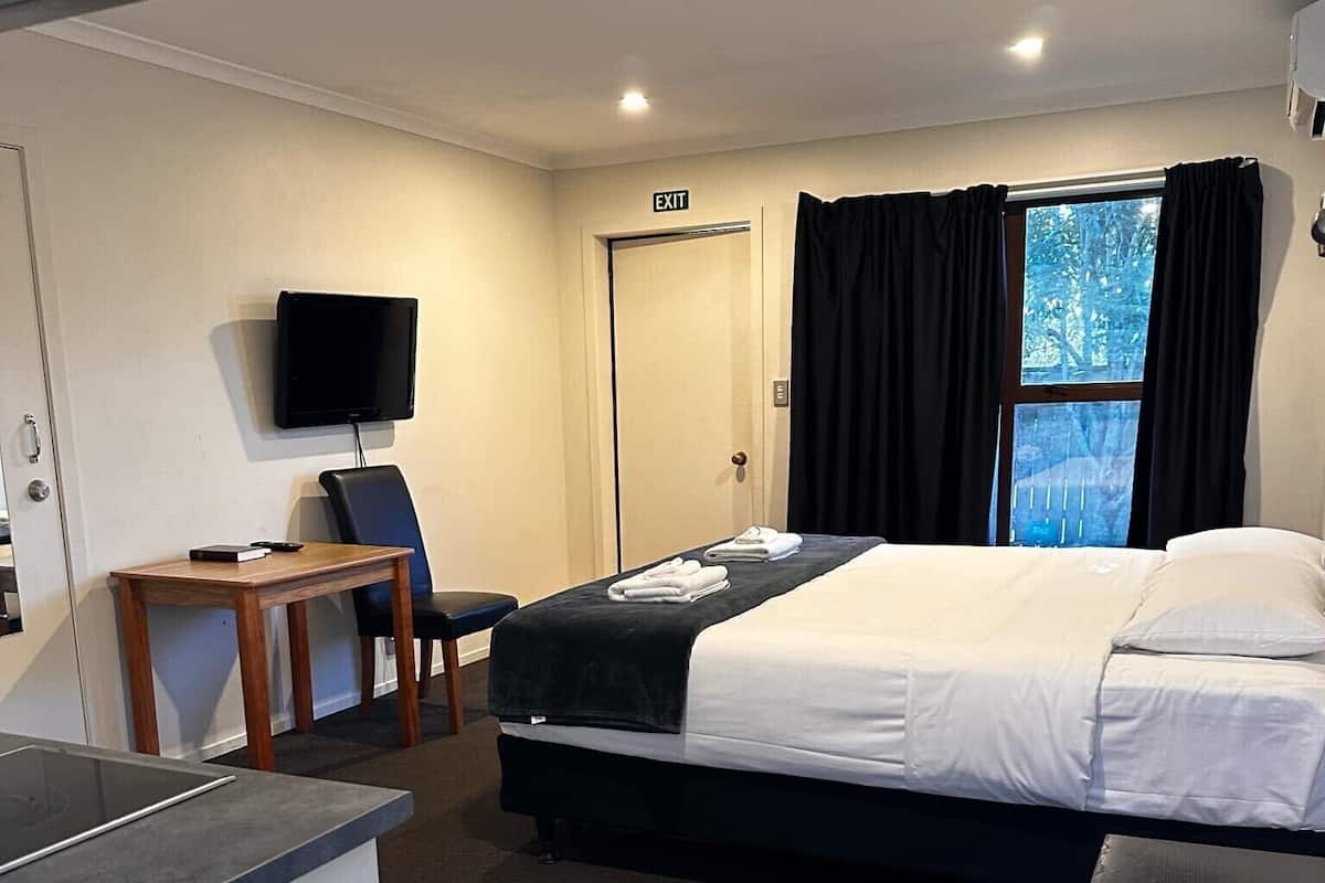 1 bedroom, iron/ironing board, rollaway beds, free WiFi