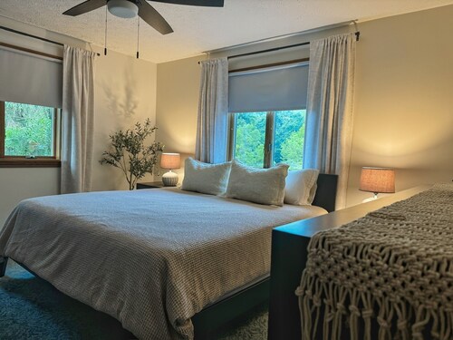Honey Run King Suite ~between Millersburg & Berlin