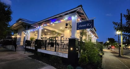 Wilmington NC Luxury 2-Bedroom Condo, in the Art District - perfect for two!