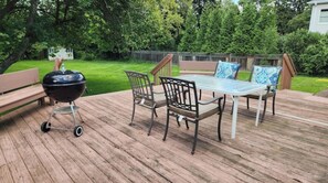 Outdoor dining - Perfect Location in Princeton w/ Peaceful Serenity (Princeton)