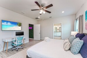 5 bedrooms, desk, iron/ironing board, travel cot - 5BR WindMark Beach Bunk Room, Pools, Golf Cart, Ping Pong  (Port St. Joe)