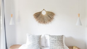 2 bedrooms, WiFi, bed sheets - The Sunshine Bungalow Beautiful Noosa Home (Noosa)