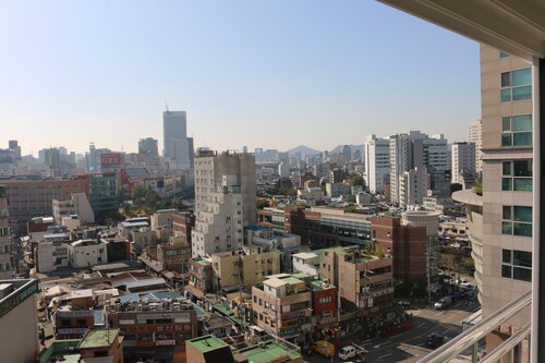 Cozy apartment nearby Metro and Super Market with AC, WiFi