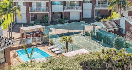 Anchor Bell Apartments: Townhouse sleeps 5