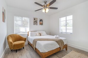 2 habitaciones, tabla de planchar con plancha, wifi y ropa de cama