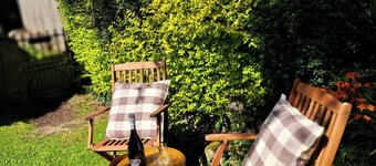 Beautiful and Cosy Garden Pod Saintives