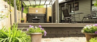 HotTub-Nature-FamilyFriendly-WiFi-Parking