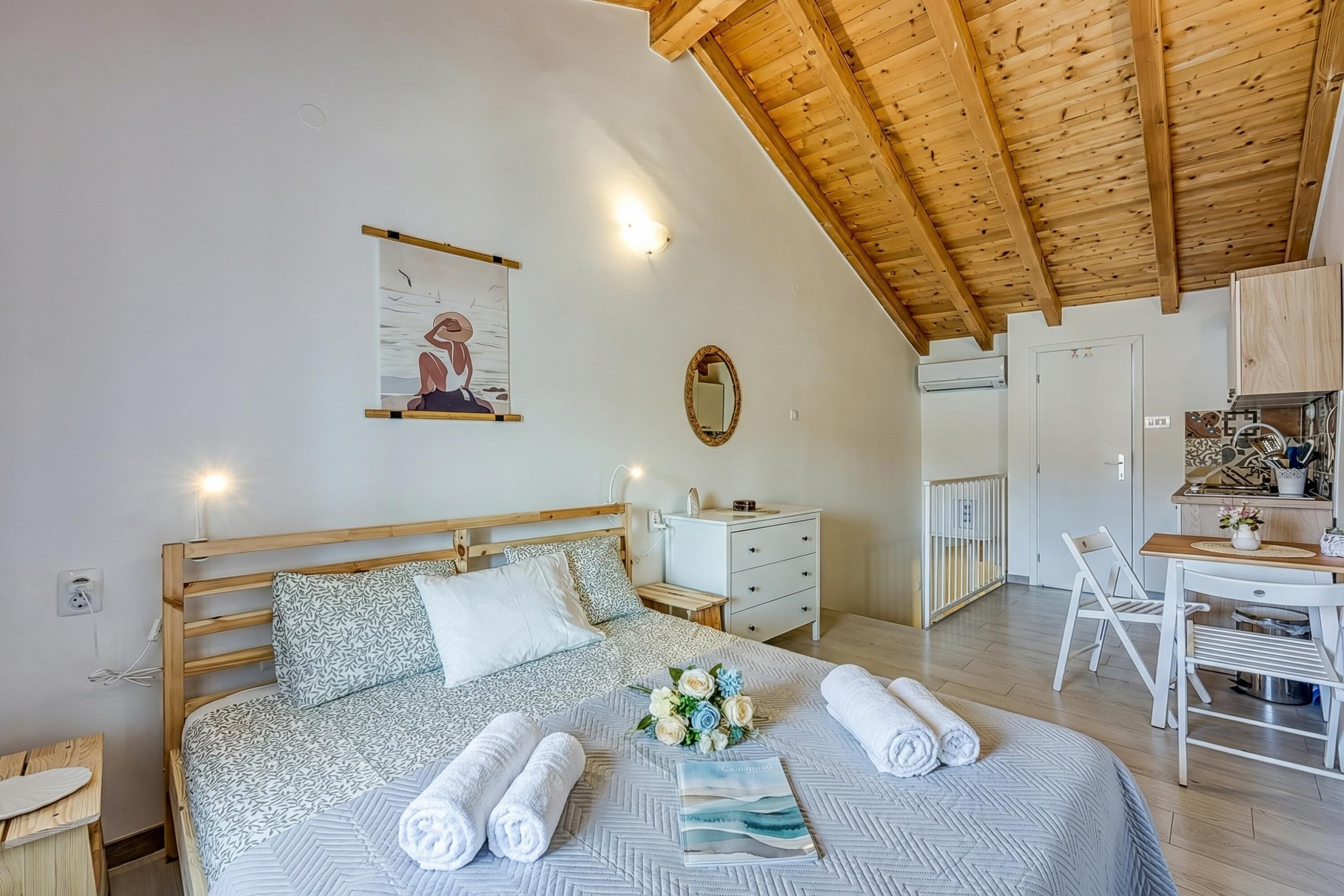 Iron/ironing board, free WiFi, bed sheets