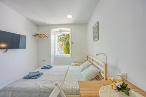 Bügeleisen/Bügelbrett, kostenloses WLAN, Bettwäsche