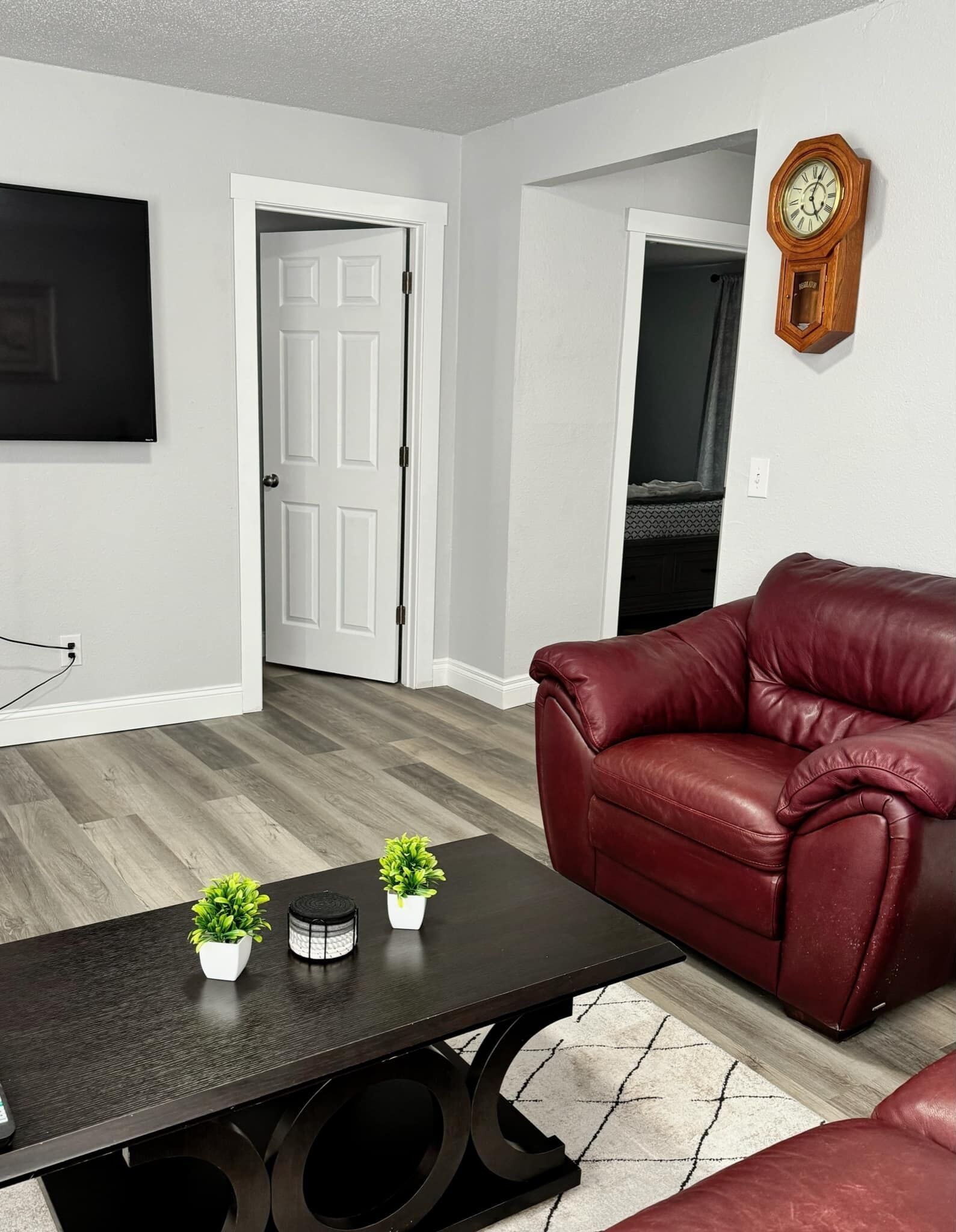 Een 65-inch smart-tv met digitale zenders