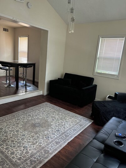 Charming 2-bedroom house with AC, WiFi in brilliant Detroit