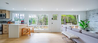 Lakeside Bliss in Prime Muskoka!