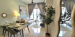 Apartemen Superior, 2 kamar tidur, dapur, pemandangan kota | Makan di kamar