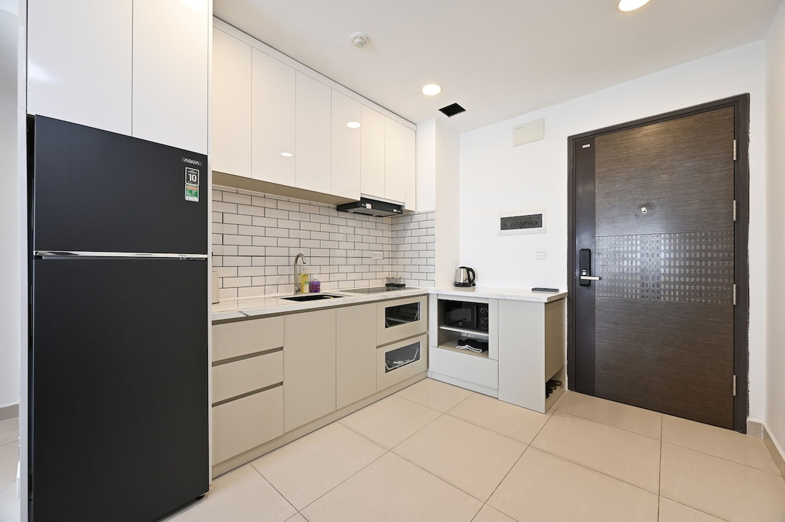 Superior Apartment, 2 Bedrooms, Kitchen, City View | Private kitchen | Fridge, microwave, stovetop, cookware/dishes/utensils