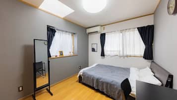 4 bedrooms, desk, iron/ironing board, free WiFi