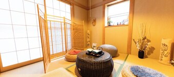 NOT A HOME Kameari Station 5 min. walk Free parking Disney Haneda Airport bus direct 90m2 Tea ceremony experience