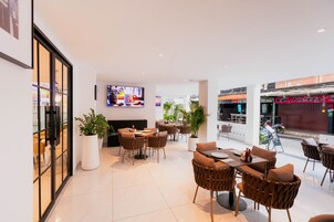 Bar (en la propiedad)