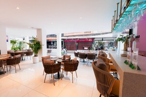 Bar (en la propiedad)