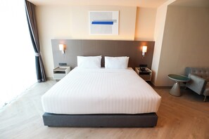 Deluxe Suite, City View | In-room safe, desk, blackout drapes, free WiFi - The One Cozy Living (Pattaya)