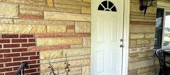 Welcome to The Tennerton House-Charming 2-bedroom with AC and WiFi in Buckhannon