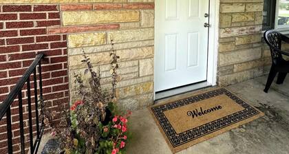 Welcome to The Tennerton House-Charming 2-bedroom with AC and WiFi in Buckhannon
