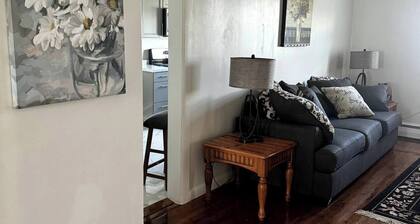 Welcome to The Tennerton House-Charming 2-bedroom with AC and WiFi in Buckhannon