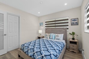 3 makuuhuonetta, silitysrauta/-lauta, ilmainen Wi-Fi, vuodevaatteet