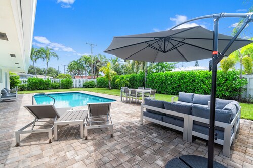 Imperial Point Pool House!