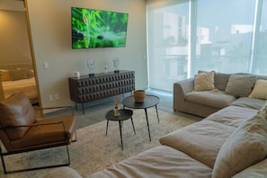 Smart TV - The Double View - Lavish Ocean View Condo (Cancun)