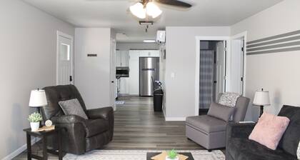 Private, cozy Corner Cottage and updated