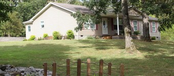 Sleeps 6, rural, tranquil.