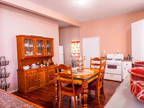 Dining - CASA MIRAMAR Peaceful
 5-bedroom home 7 bathroom in delightful Esteban Cantu. (Esteban Cantu)