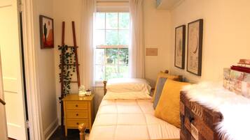 3 camere, una scrivania, ferro/asse da stiro, Wi-Fi gratuito