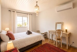 5 Schlafzimmer, Bügeleisen/Bügelbrett, kostenloses WLAN, Bettwäsche