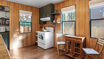 Frigorífic, microones, forn i placa de cuina