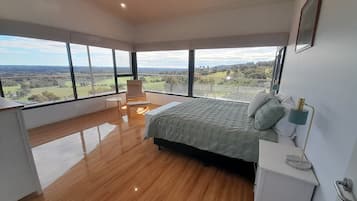 8 habitaciones, tabla de planchar con plancha, wifi y ropa de cama