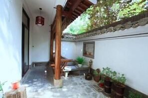 Room - Yi Xuan Ju Deluxe Lnn and Suites (Yi County)