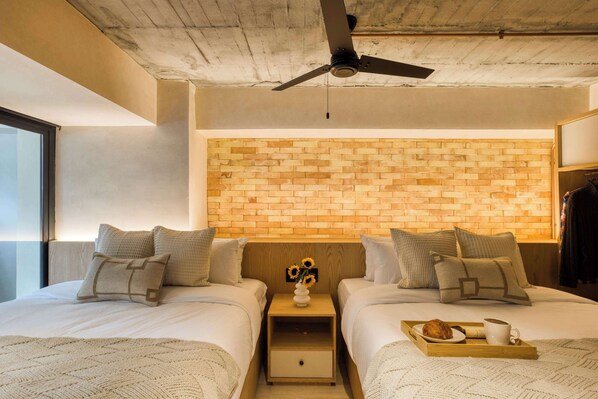 15 habitaciones, escritorio, wifi y ropa de cama 