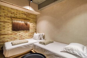 2 Schlafzimmer, Schreibtisch, Bügeleisen/Bügelbrett, WLAN