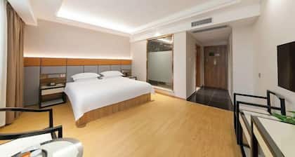 Home Inn Ruibai Cloud Hotel (Longyan Railway Station Zhongshan Road Branch)