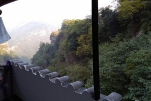 View from property - Huangshan Qiyunshan Yuehua Building Accommodation (Xiuning)