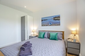 3 quartos, Wi-Fi de cortesia, roupa de cama