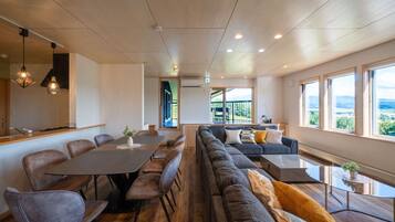 Een flatscreentelevisie