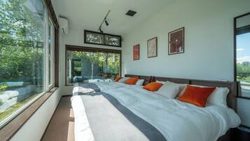 Een strijkplank/strijkijzer, gratis wifi