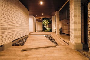 Interior - Pacific Coast Enoshima by Tranova (Fujisawa)