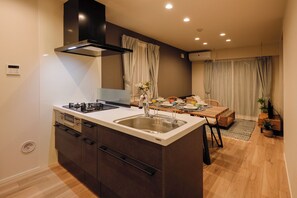 Room3 / 5-person Accomodation, Non Smoking | Private kitchen